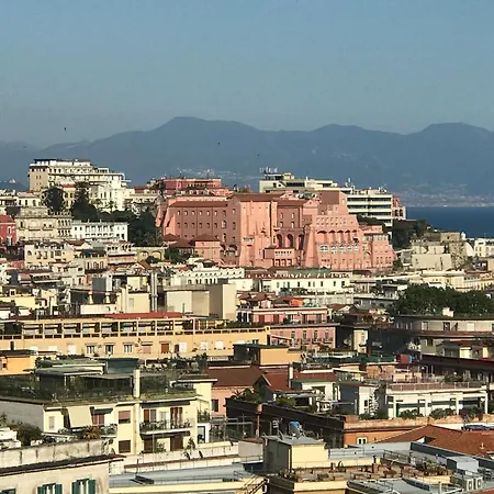 Pizzofalcone 41b شقة *