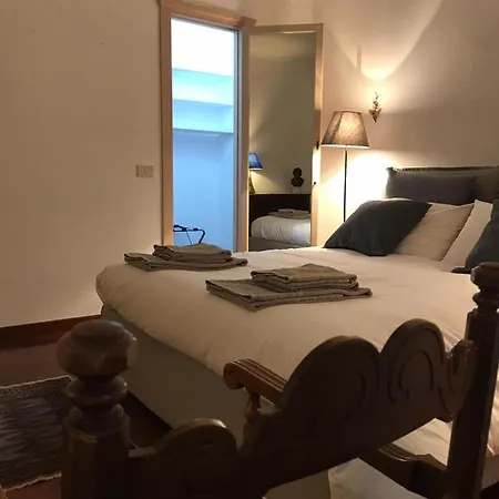 Pizzofalcone 41b شقة