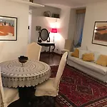 Апартаменты Pizzofalcone 41b Неаполь