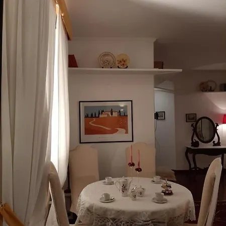 Pizzofalcone 41b * Nápoles